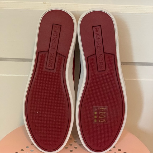 Michael Kors 6.5 Burgundy Velvet Shoes - Picture 5 of 5